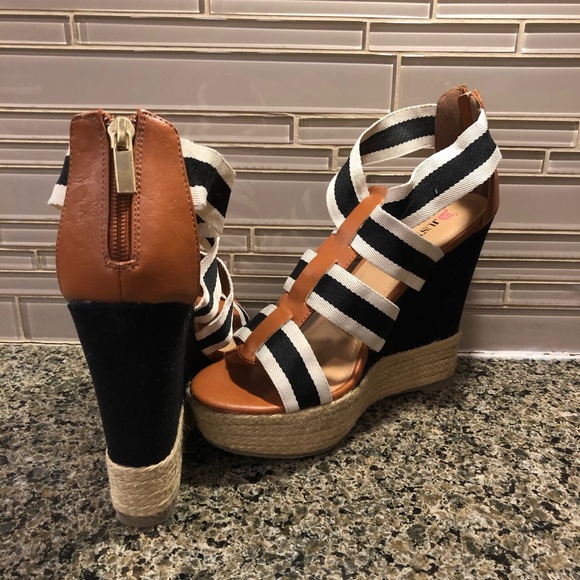 JustFab Cross Strap Wedge - Picture 6 of 6